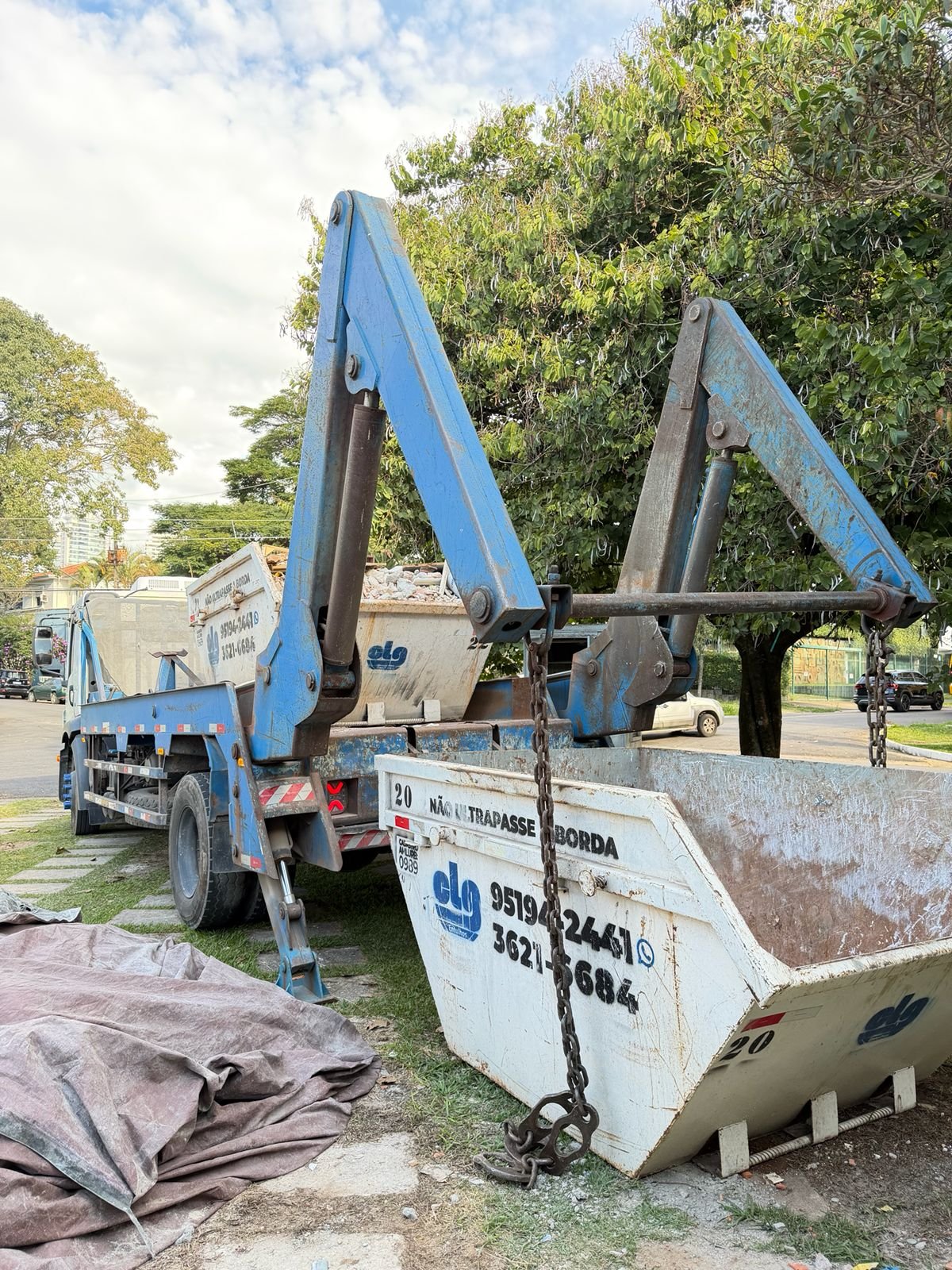 CLG Entulhos - Caçamba estacionária regularizada
