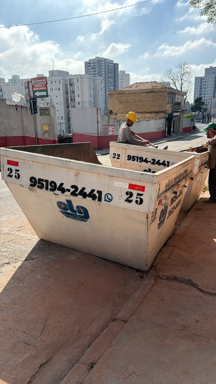 Foto real CLG Entulhos - Caçamba e Remoção de Resíduos 13