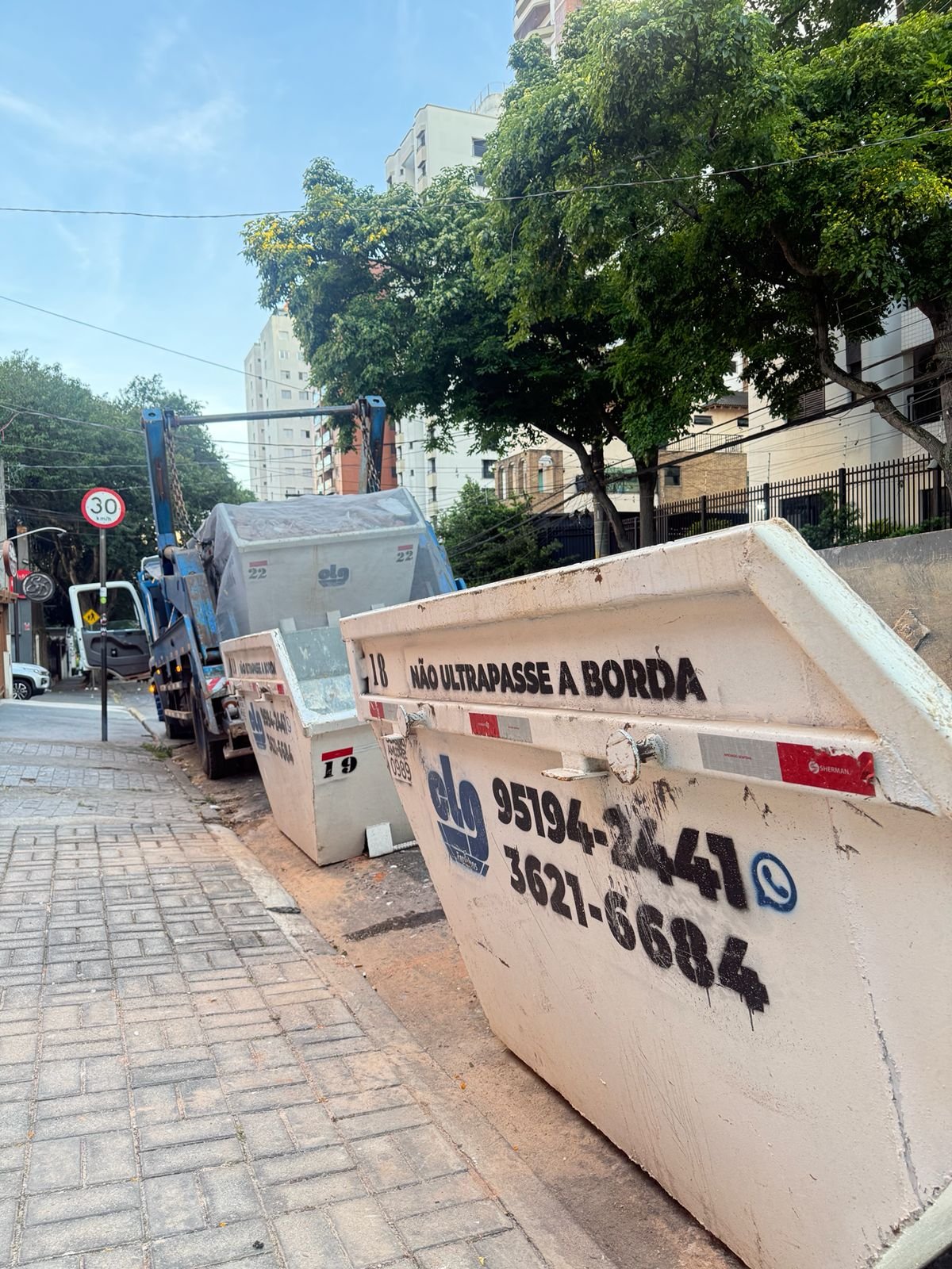 Foto real CLG Entulhos - Caçamba e Remoção de Resíduos 21